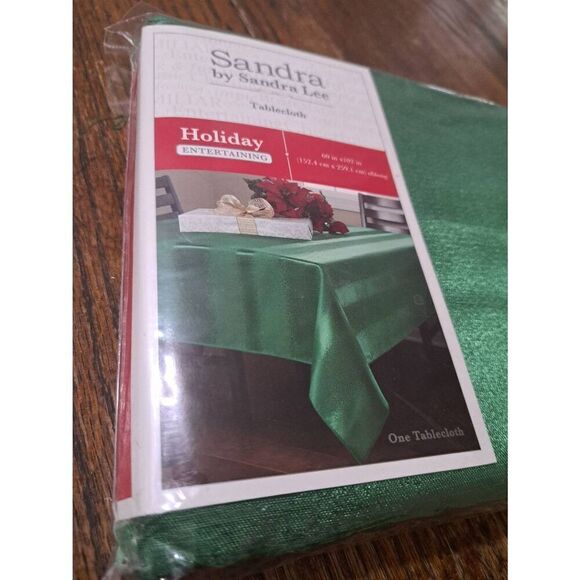 New Sandra Lee Green Satin Look 60"x102" Oblong Christmas Holiday Table Cloth - Picture 2 of 3